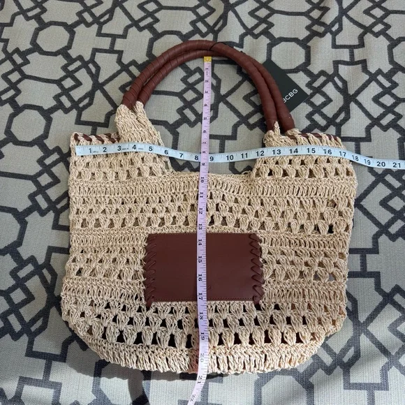 BCBG Woven Raffia Tote Bag Leather Handles Logo Patch Boho Vacation - Picture 13 of 16
